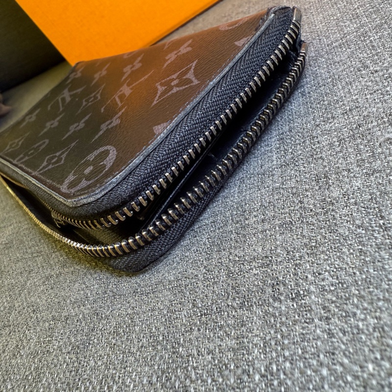 Louis Vuitton 黑色男生長夾|有零錢層-8