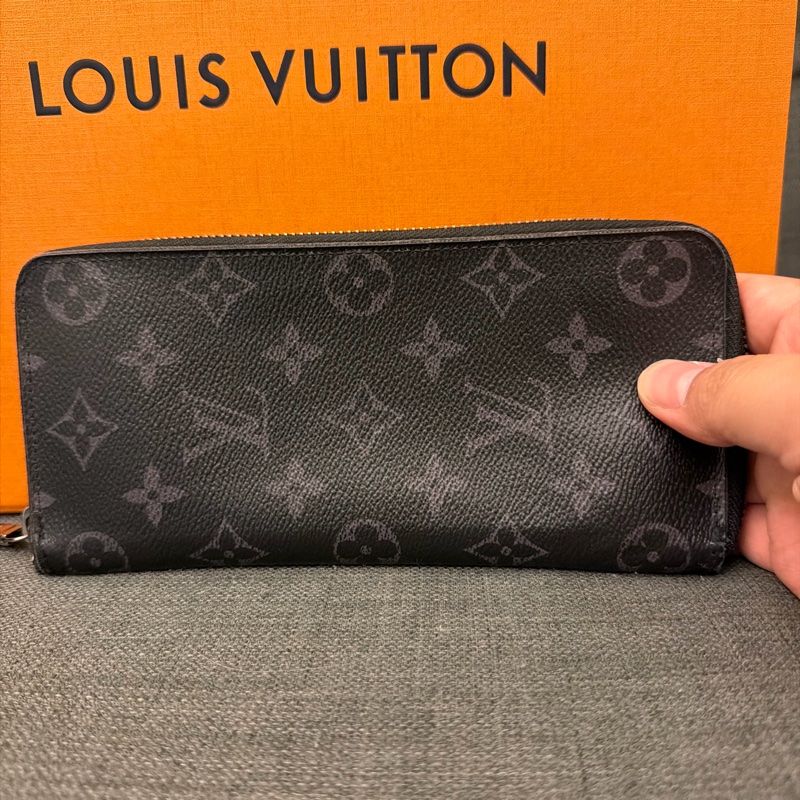 Louis Vuitton 黑色男生長夾|有零錢層-10