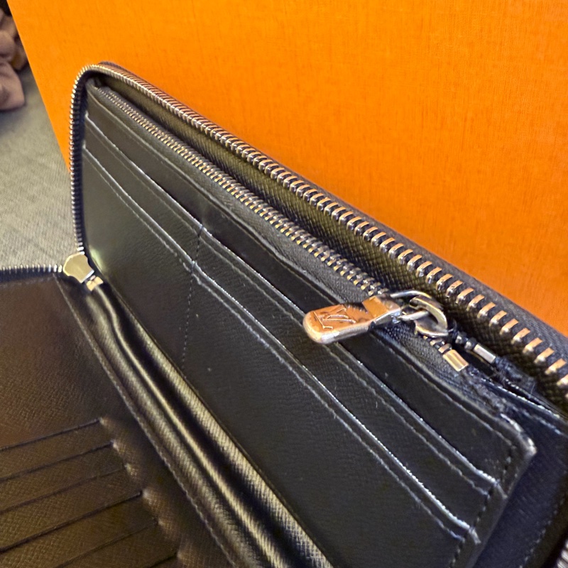 Louis Vuitton 黑色男生長夾|有零錢層-14