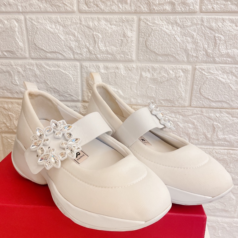 極新平台最低價✨RV 水鑽方釦春系鬆弛運動感瑪莉珍鞋/roger vivier白-4