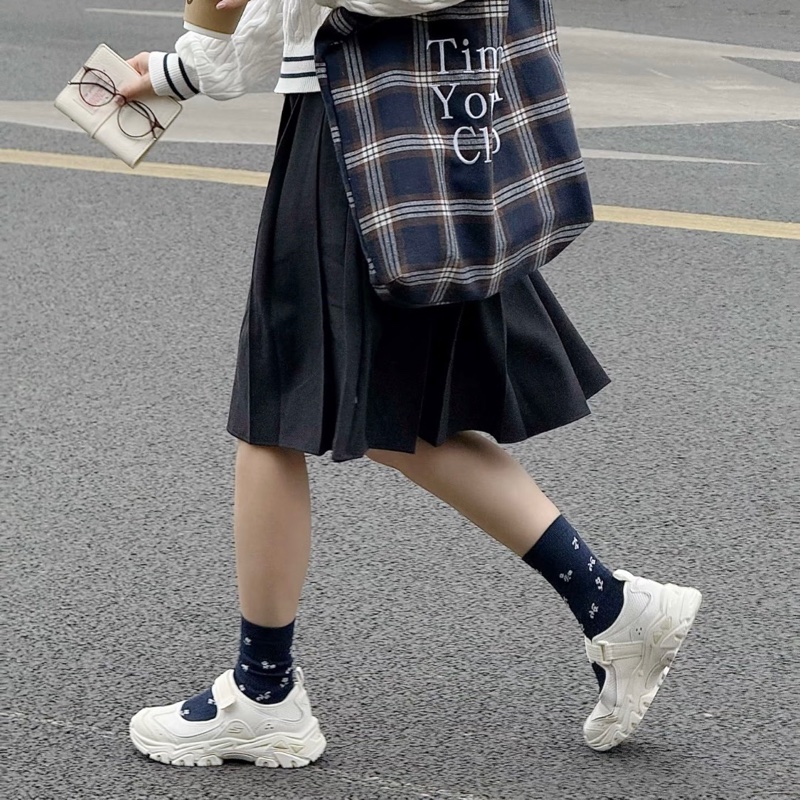 極新平台最低價✨RV 水鑽方釦春系鬆弛運動感瑪莉珍鞋/roger vivier白-7