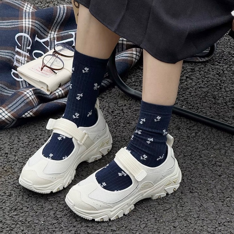 極新平台最低價✨RV 水鑽方釦春系鬆弛運動感瑪莉珍鞋/roger vivier白-8