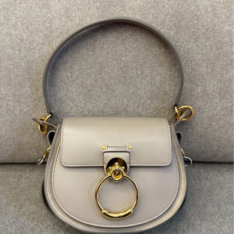 Chloe米白小牛皮翻蓋包-0