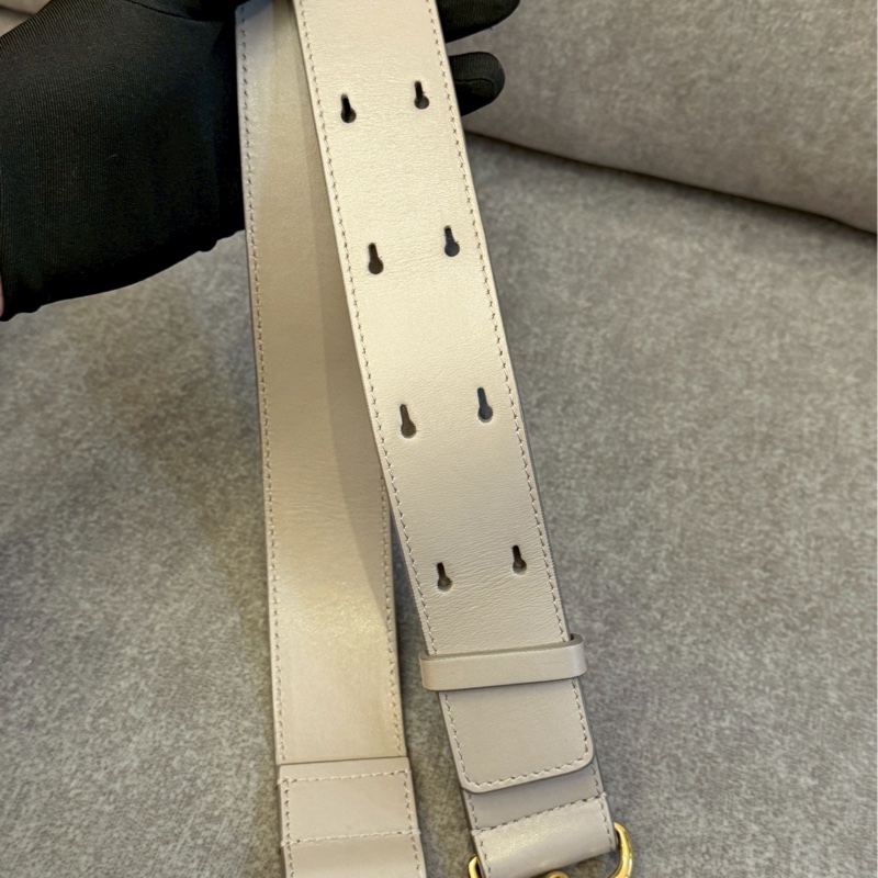 Chloe米白小牛皮翻蓋包-8