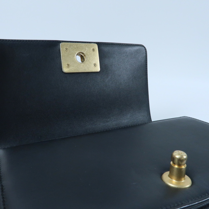 CHANEL 牛皮皮革Boy 20金扣鏈帶肩背袋-11