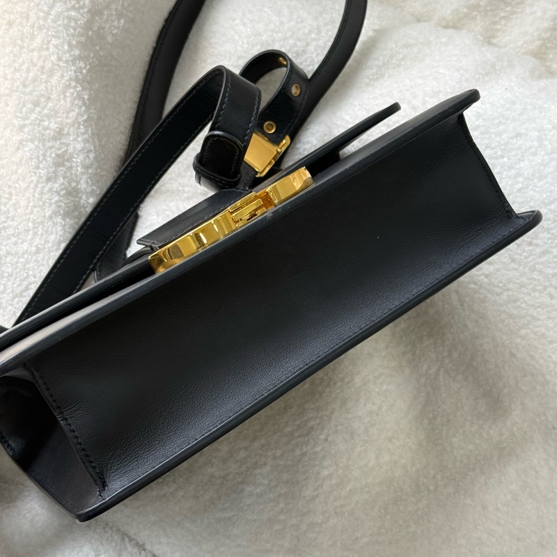 Dior 黑色全皮Montaigne 蒙田30單肩斜背包-10