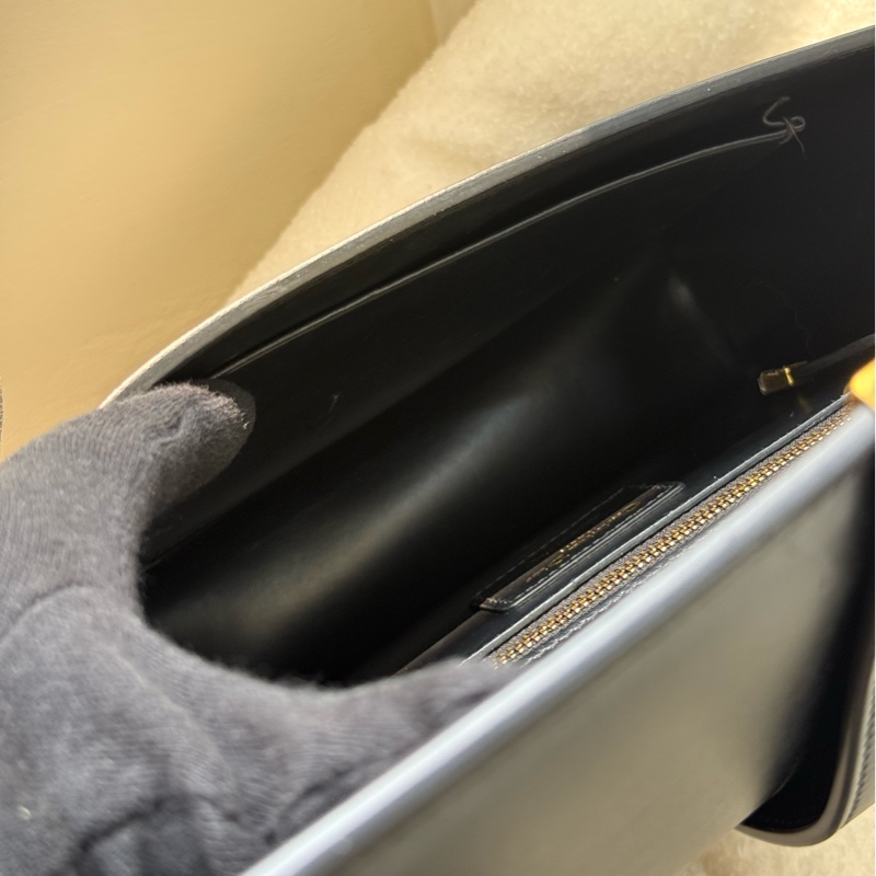 Dior 黑色全皮Montaigne 蒙田30單肩斜背包-14