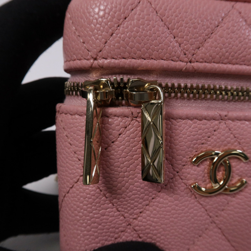 CHANEL 牛皮皮革Mini Vanity Case金扣鏈帶肩背袋-14