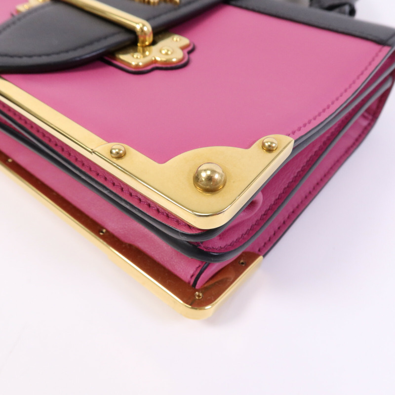 PRADA 牛皮皮革Cahier金扣肩背袋-11