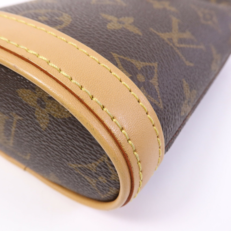 LOUIS VUITTON Monogram Fold Me Pouch金扣肩背袋-9