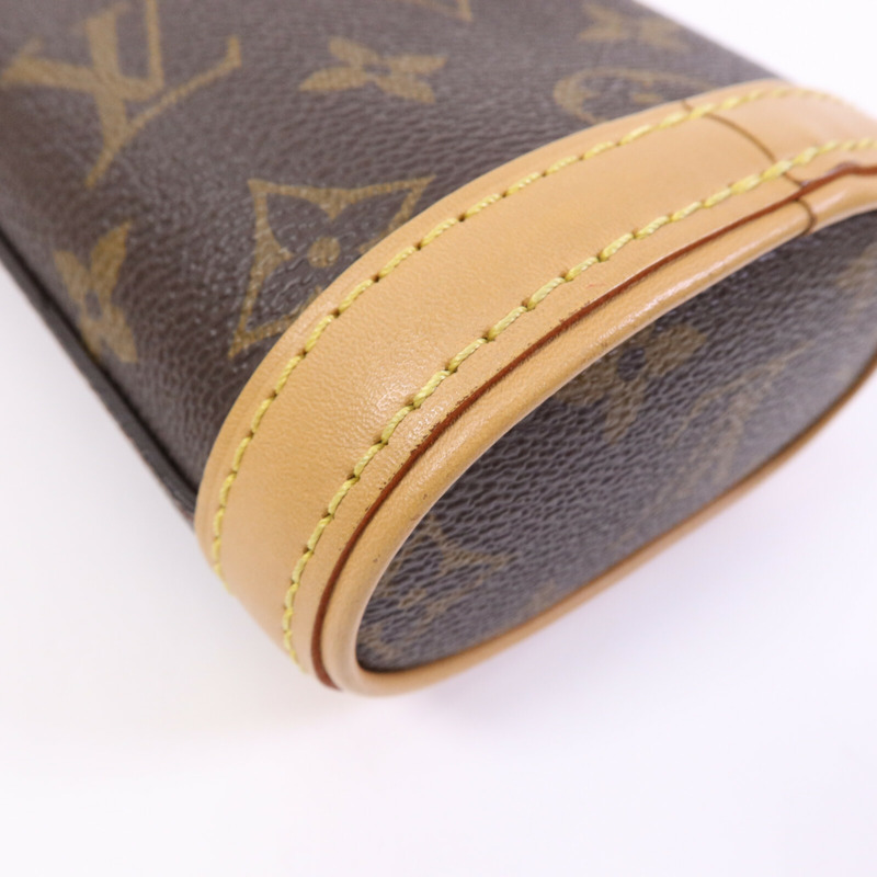 LOUIS VUITTON Monogram Fold Me Pouch金扣肩背袋-12