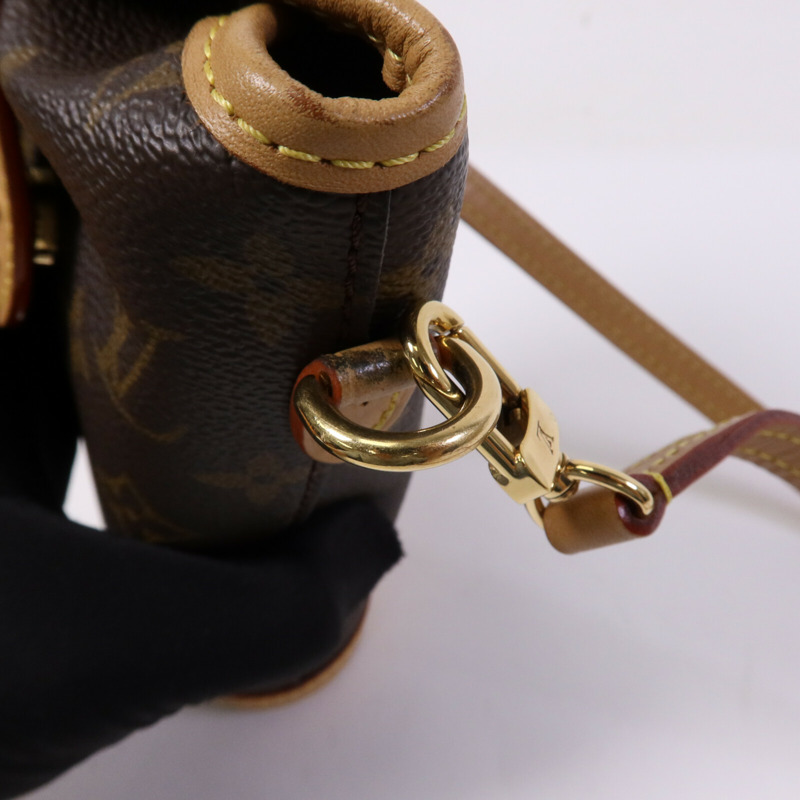 LOUIS VUITTON Monogram Fold Me Pouch金扣肩背袋-13