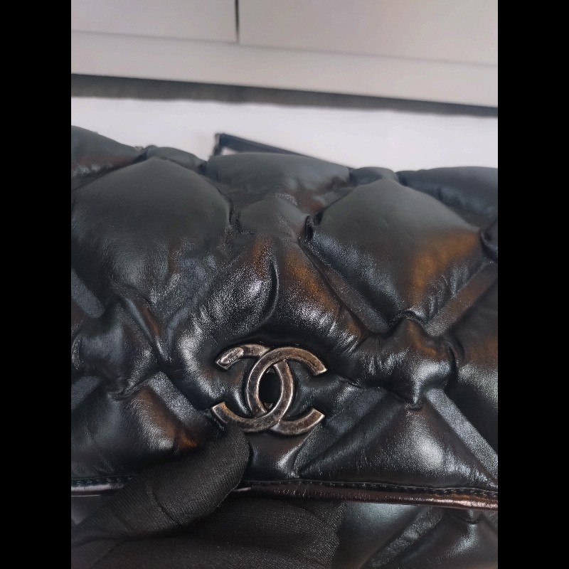 Chanel 霧銀鍊黑皮菱格泡泡口蓋包-5