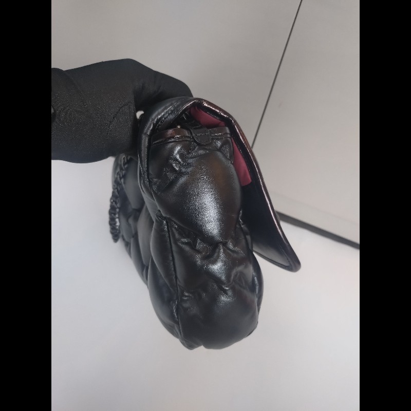 Chanel 霧銀鍊黑皮菱格泡泡口蓋包-8