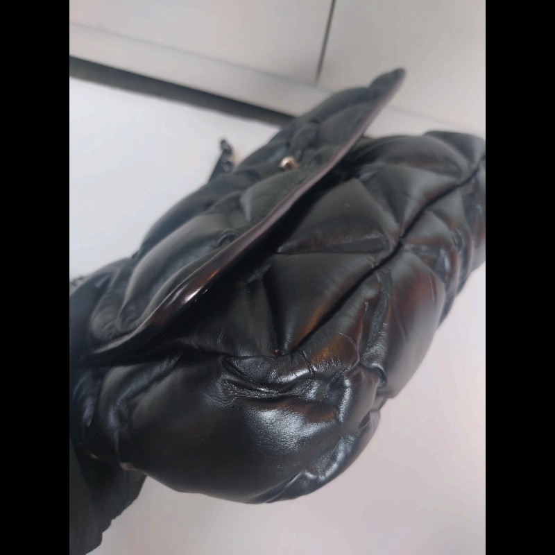 Chanel 霧銀鍊黑皮菱格泡泡口蓋包-11