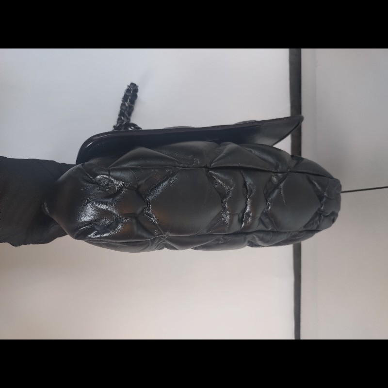 Chanel 霧銀鍊黑皮菱格泡泡口蓋包-14
