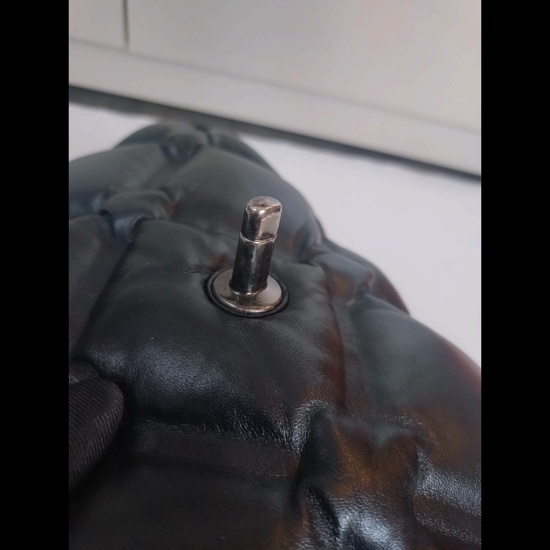 Chanel 霧銀鍊黑皮菱格泡泡口蓋包-26