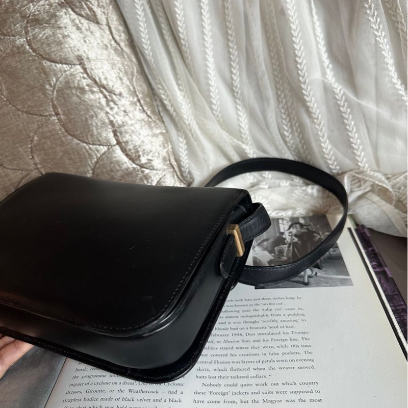思琳 中古 馬車金扣 box 包 馬車扣黑色肩背包 空姐包 黑色皮革 側背包 斜背包 包包 中古包 vintage celine bag-5