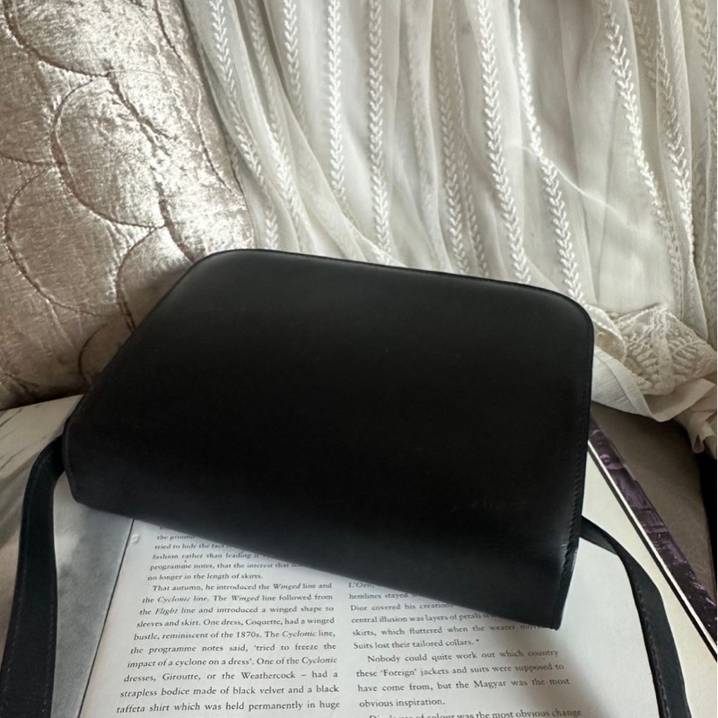 思琳 中古 馬車金扣 box 包 馬車扣黑色肩背包 空姐包 黑色皮革 側背包 斜背包 包包 中古包 vintage celine bag-9