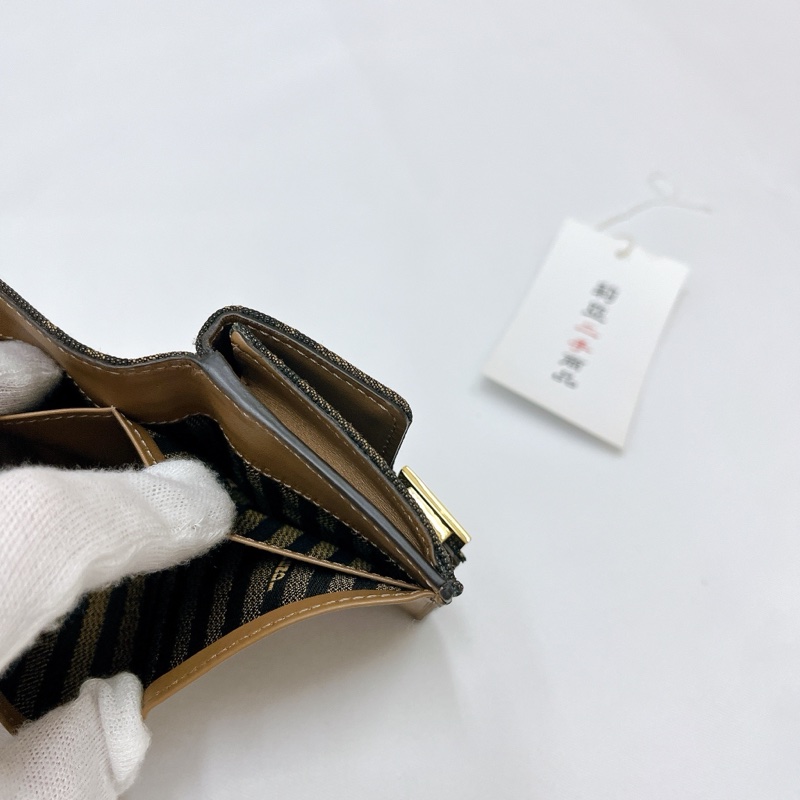 莉亞精品♡ Fendi 老花零錢短夾 二手美夾-18