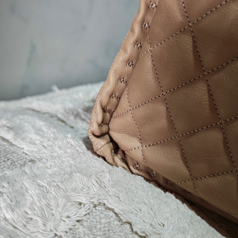 ChanelVintage 牛皮保齡球托特包-15