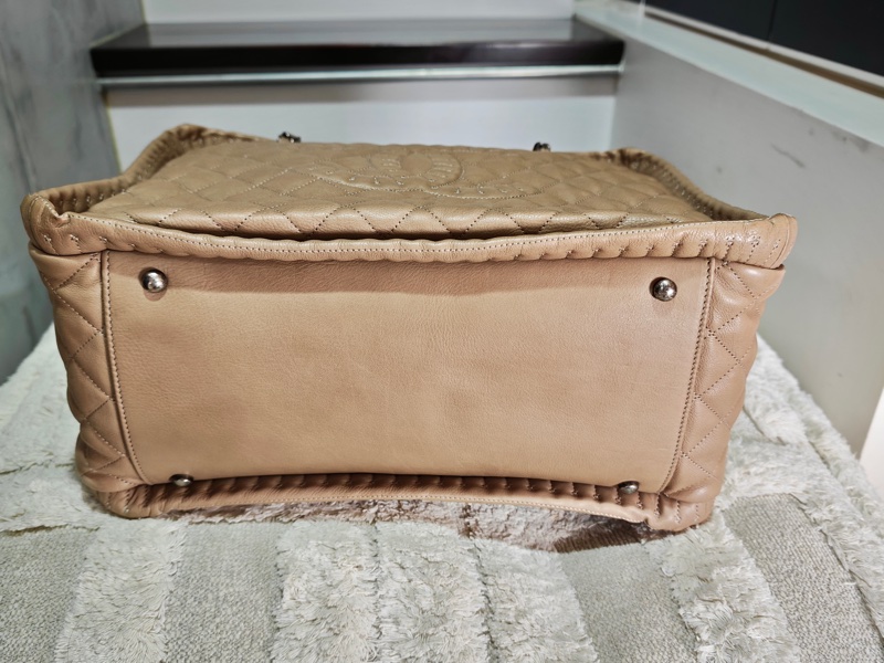 ChanelVintage 牛皮保齡球托特包-32