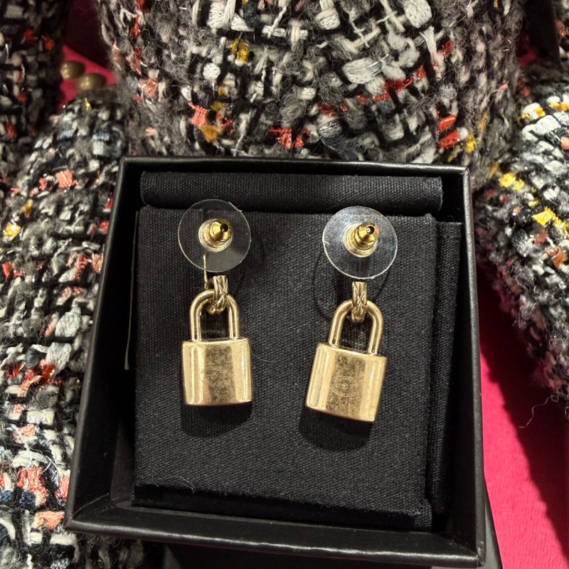 CHANEL仿舊鎖頭菱紋耳環-2