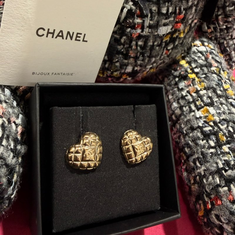 CHANEL 格紋愛心耳環金色-1