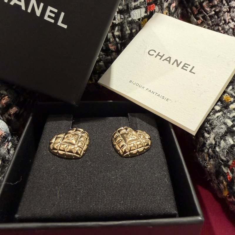 CHANEL 格紋愛心耳環金色-2