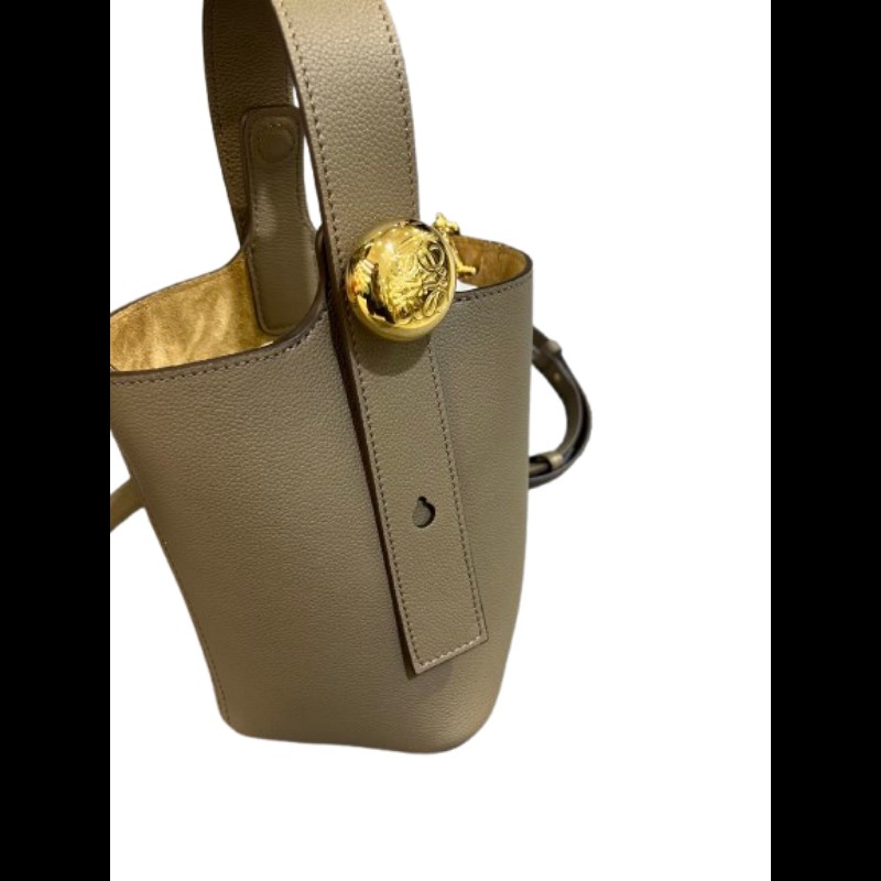 Loewe Mini Pebble 水桶包 金扣手挽肩背兩用手袋-1