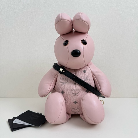 MCM 粉色兔子雙肩包 金扣 附件：肩帶 尺寸：15*45*15cm