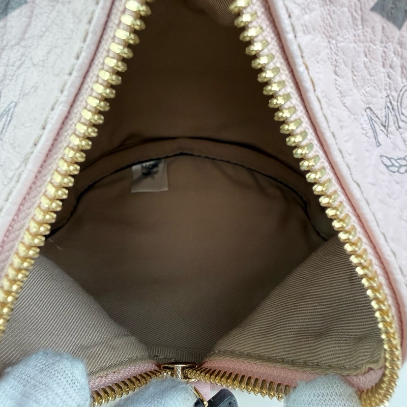 MCM 粉色兔子雙肩包 金扣 附件:肩帶 尺寸:15*45*15cm-8