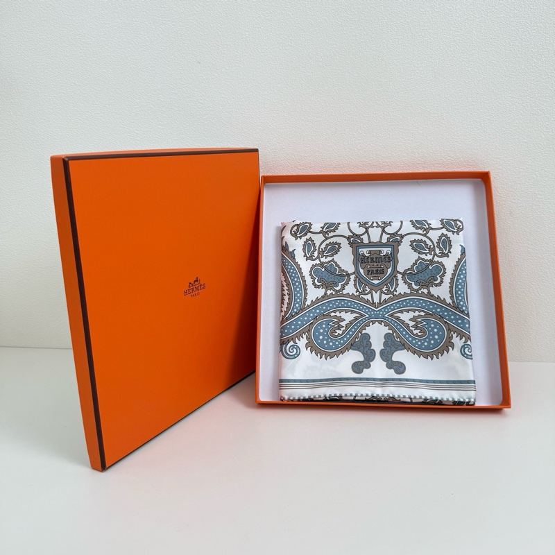 HERMES/愛馬仕桑蠶絲絲巾 全新 帶盒帶標 55*55cm-0