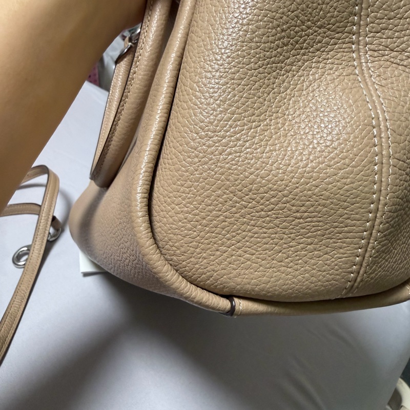 COACH奶茶色 水餃包/側背包/手提包-9