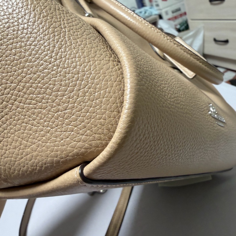 COACH奶茶色 水餃包/側背包/手提包-11