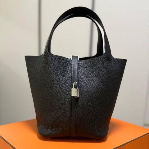 Hermes愛馬仕 pocotin 22 菜籃子 黑銀 stamp G (全新）