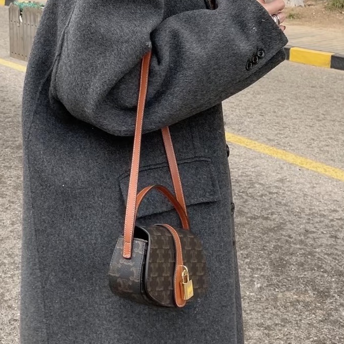 #CELINE 鎖頭肩背包 Lisa同款 ❤️-3