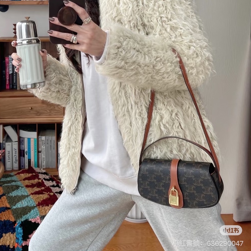 #CELINE 鎖頭肩背包 Lisa同款 ❤️-25