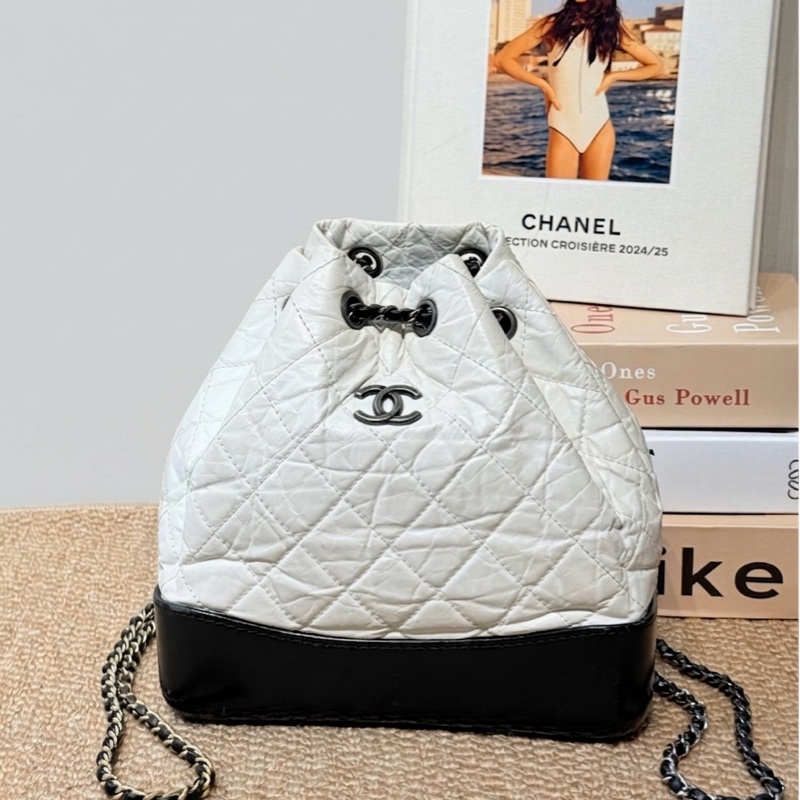 Chanel 香奈兒 Gabrielle 小牛皮 雙肩包 26開  尺寸： 22*11*23  黑色拼白色-3