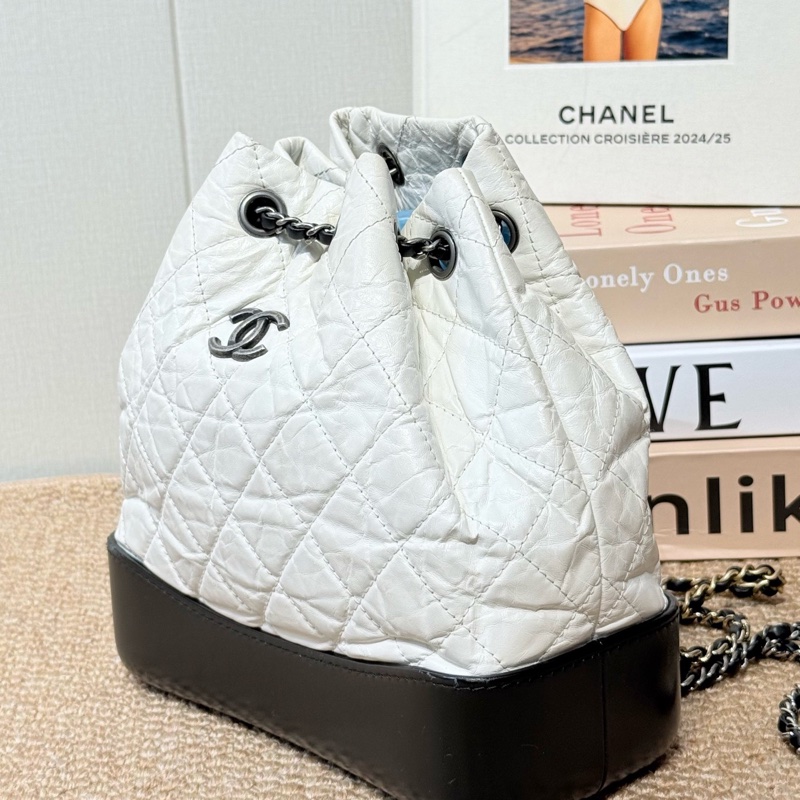 Chanel 香奈兒 Gabrielle 小牛皮 雙肩包 26開  尺寸： 22*11*23  黑色拼白色-4