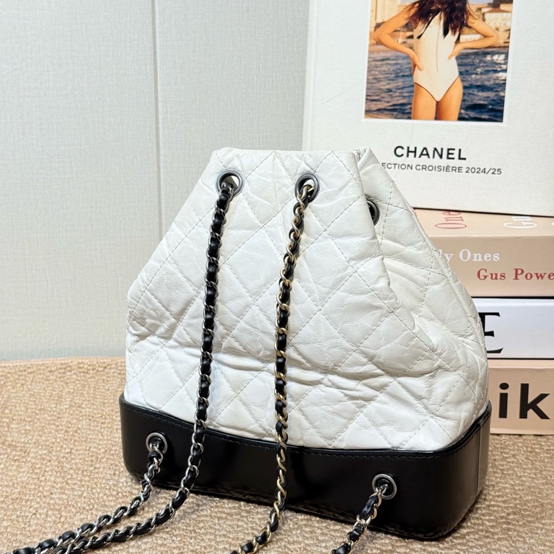 Chanel 香奈兒 Gabrielle 小牛皮 雙肩包 26開  尺寸： 22*11*23  黑色拼白色-6