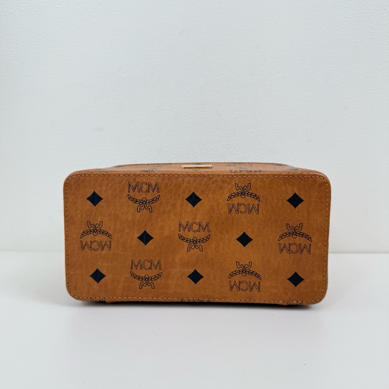 MCM 乾邑色 老花化妝盒 斜挎包 金扣 附件:肩帶 尺寸:20*11*10cm-5