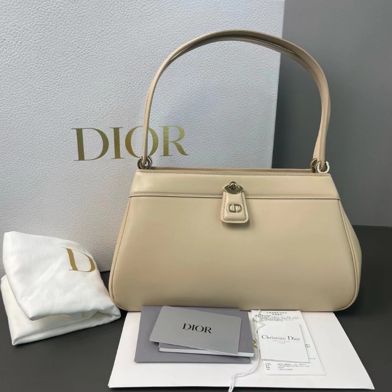 Dior Key奶茶色光面牛皮革 淺金扣手提包腋下包 經典CD字母標誌扣環設計26*16*11 98新配件塵袋 盒子 吊牌 保卡-2