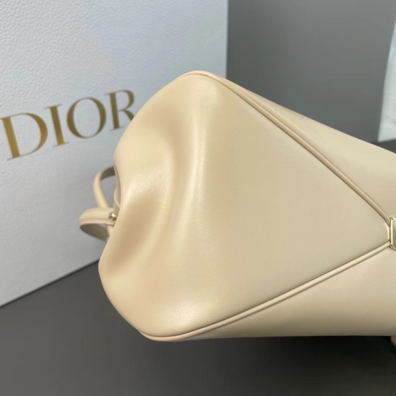 Dior Key奶茶色光面牛皮革 淺金扣手提包腋下包 經典CD字母標誌扣環設計26*16*11 98新配件塵袋 盒子 吊牌 保卡-4