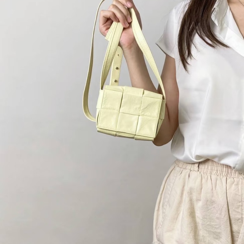 BV Candy Cassette 系列 mini 六格 米黃色 編織包 油蠟皮12*8.5*4.5 98新配件塵袋 盒子-1