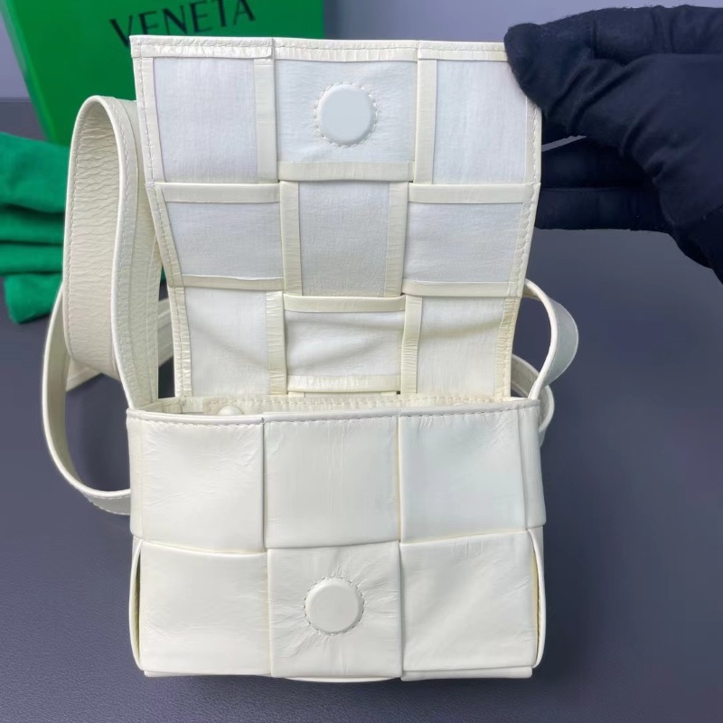 BV Candy Cassette 系列 mini 六格 米黃色 編織包 油蠟皮12*8.5*4.5 98新配件塵袋 盒子-3