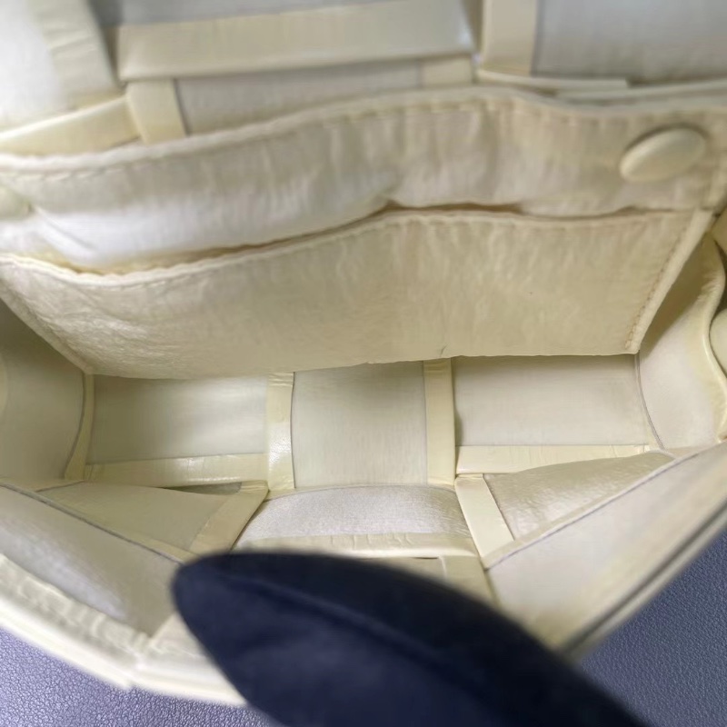 BV Candy Cassette 系列 mini 六格 米黃色 編織包 油蠟皮12*8.5*4.5 98新配件塵袋 盒子-4