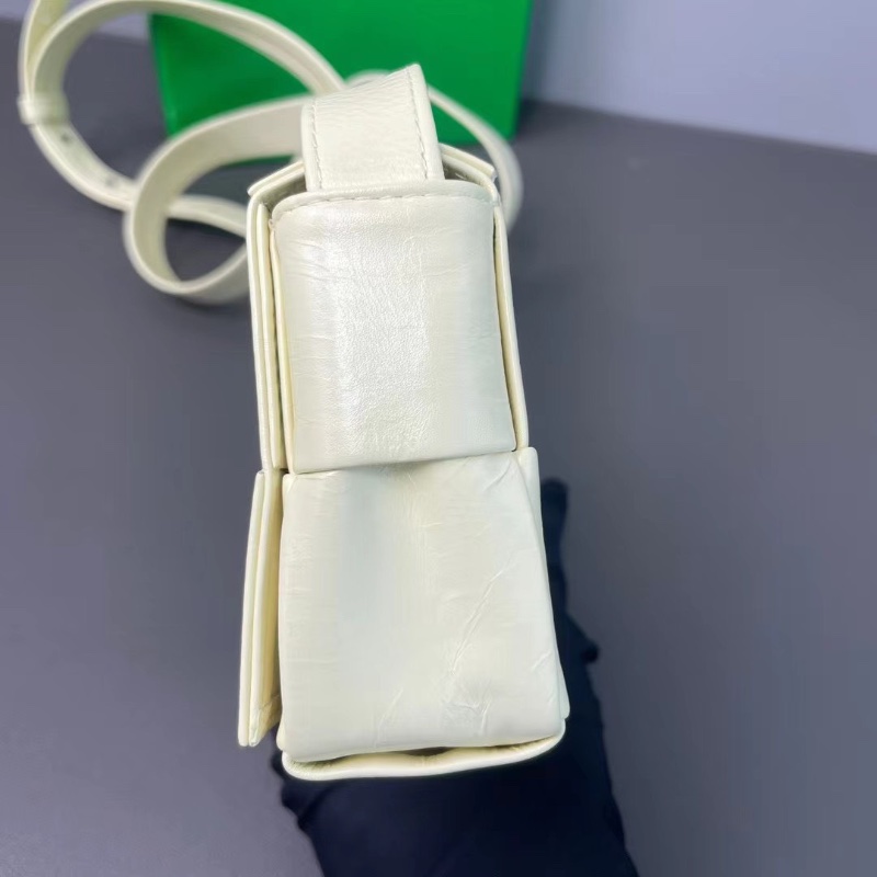 BV Candy Cassette 系列 mini 六格 米黃色 編織包 油蠟皮12*8.5*4.5 98新配件塵袋 盒子-5