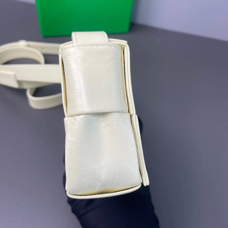 BV Candy Cassette 系列 mini 六格 米黃色 編織包 油蠟皮12*8.5*4.5 98新配件塵袋 盒子-6