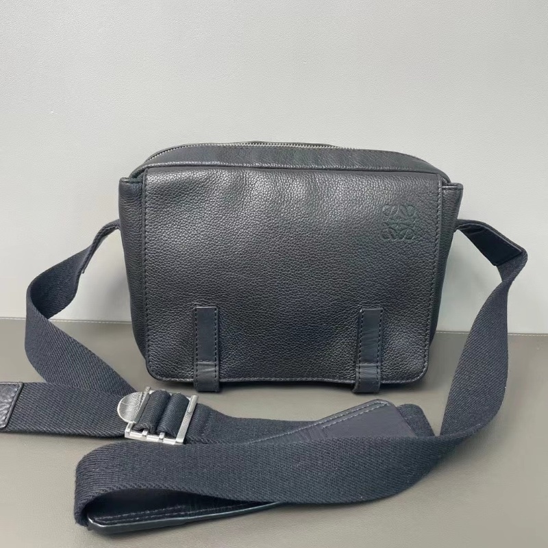 Loewe 黑色超小號郵差包 23*16*8.5 98新配件塵袋-1
